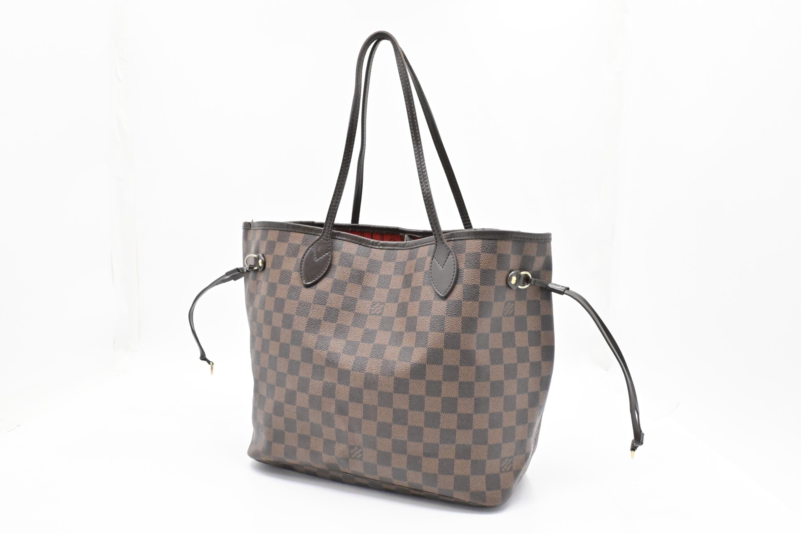 Louis Vuitton Neverfull MM in Damier Ebene Canvas
