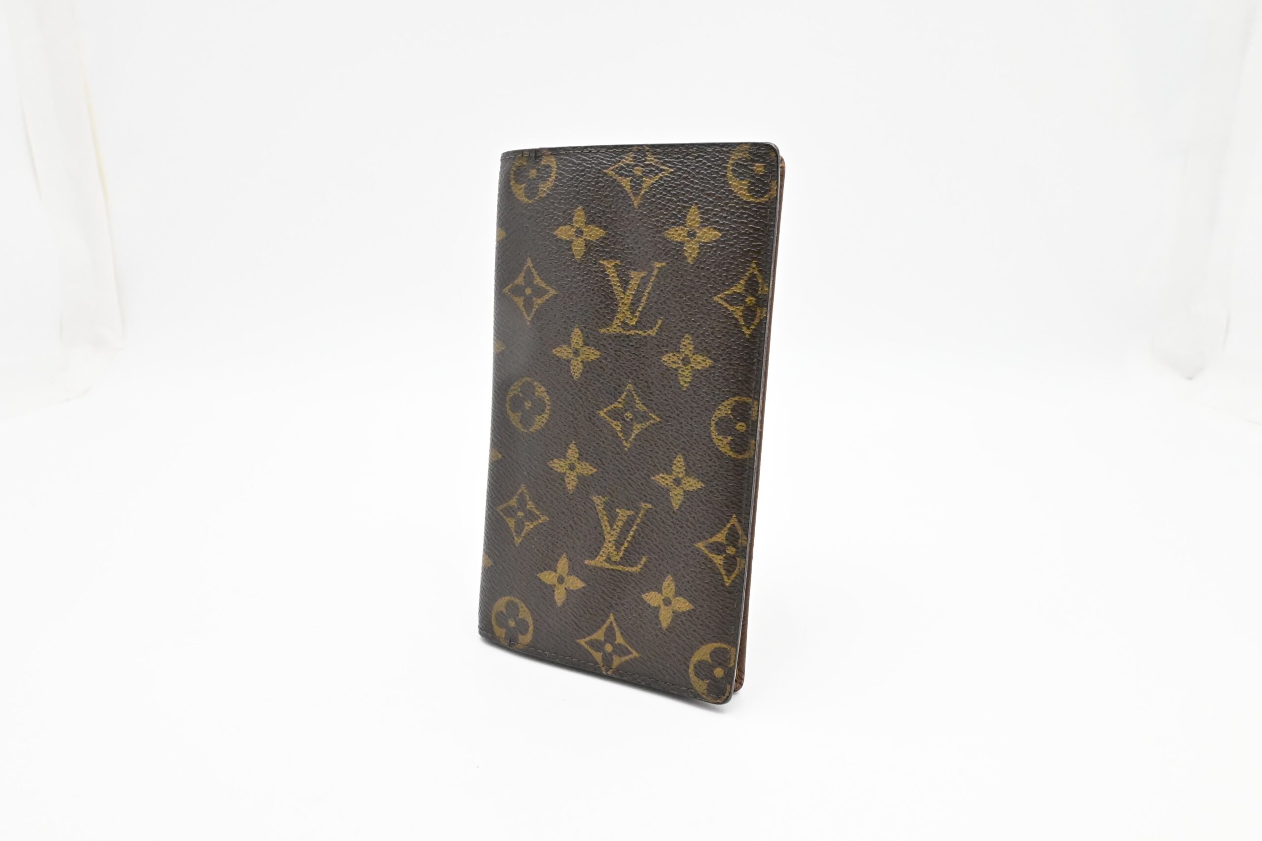 Louis Vuitton Brazza Wallet in Monogram Canvas