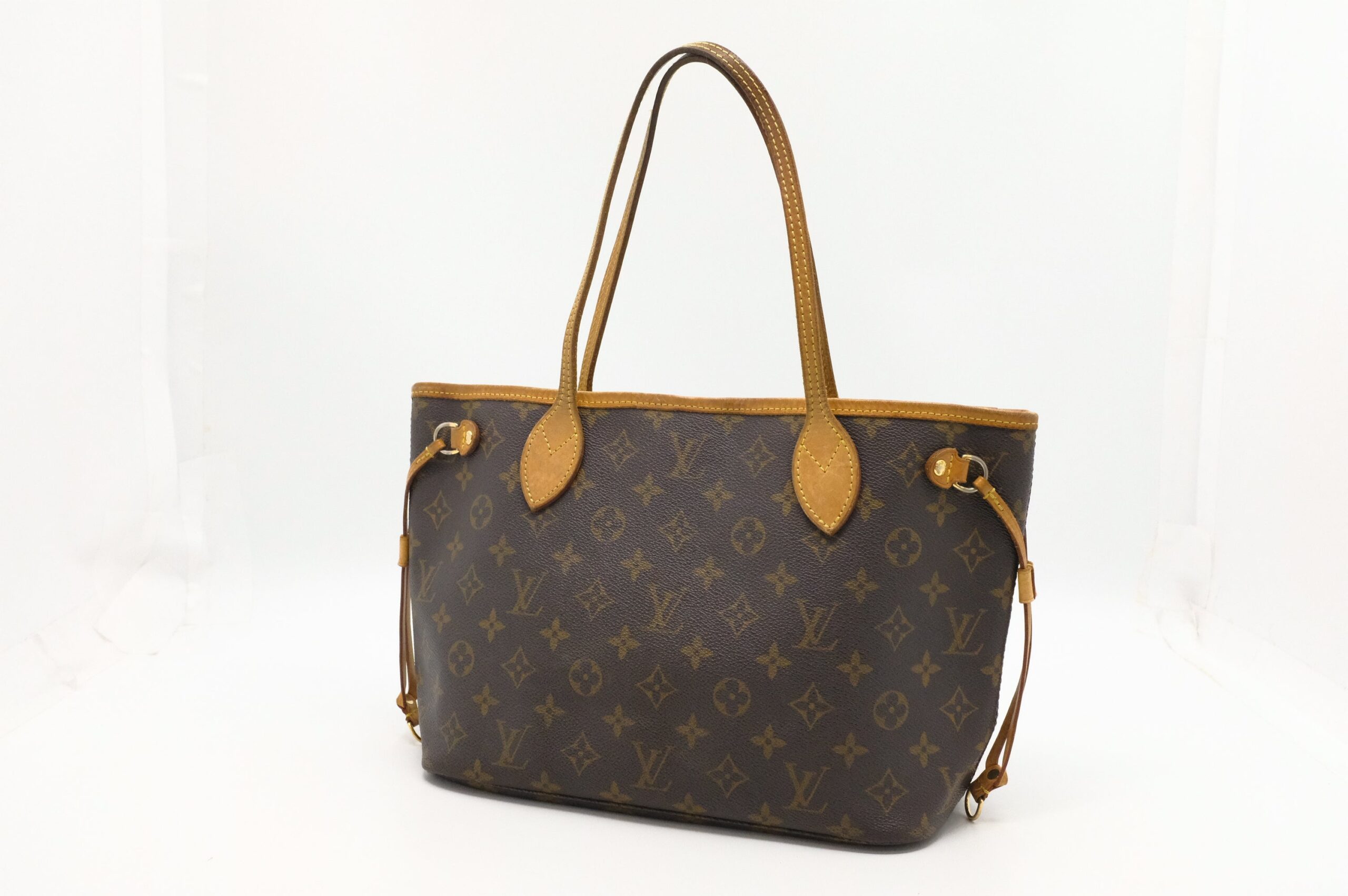Louis Vuitton Neverfull PM in Monogram Canvas