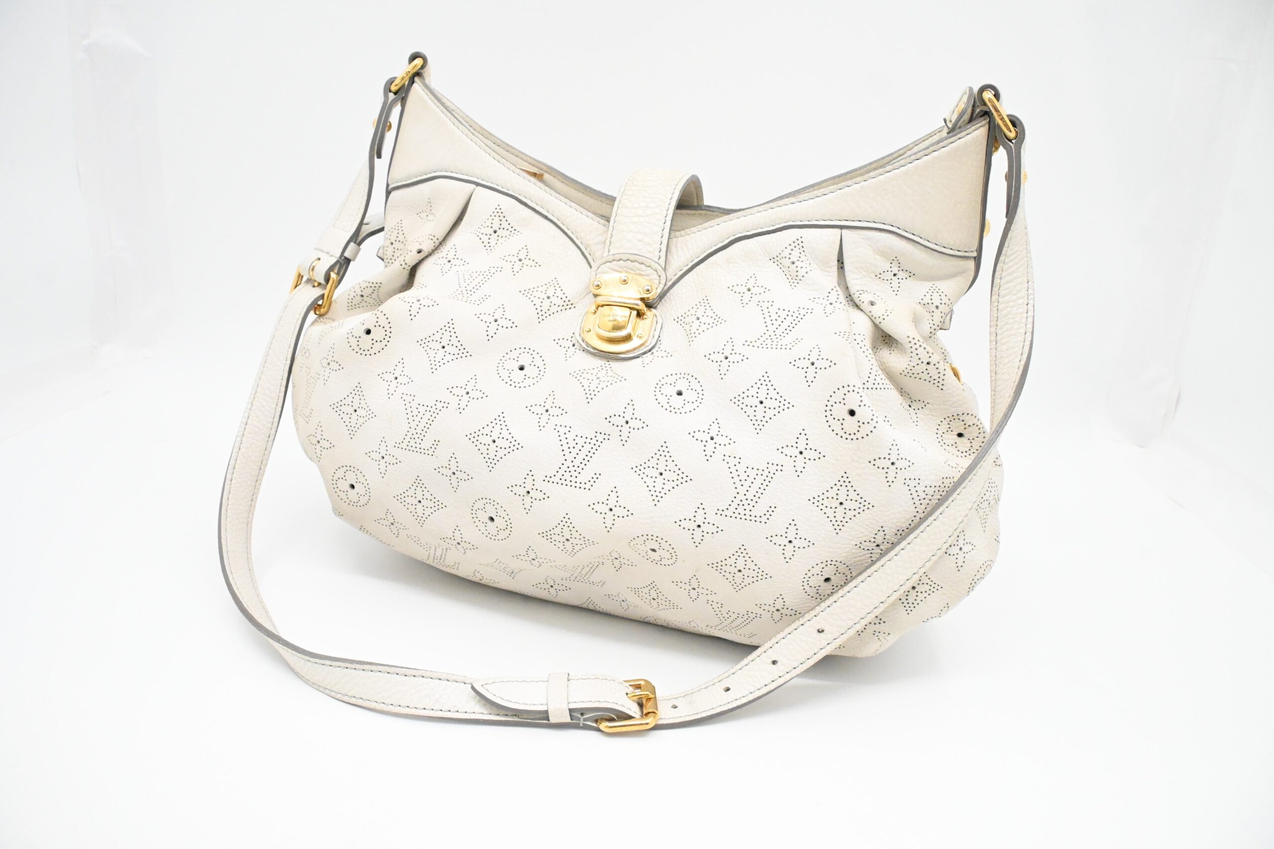 Louis Vuitton Mahina XS in White Mahina Leather