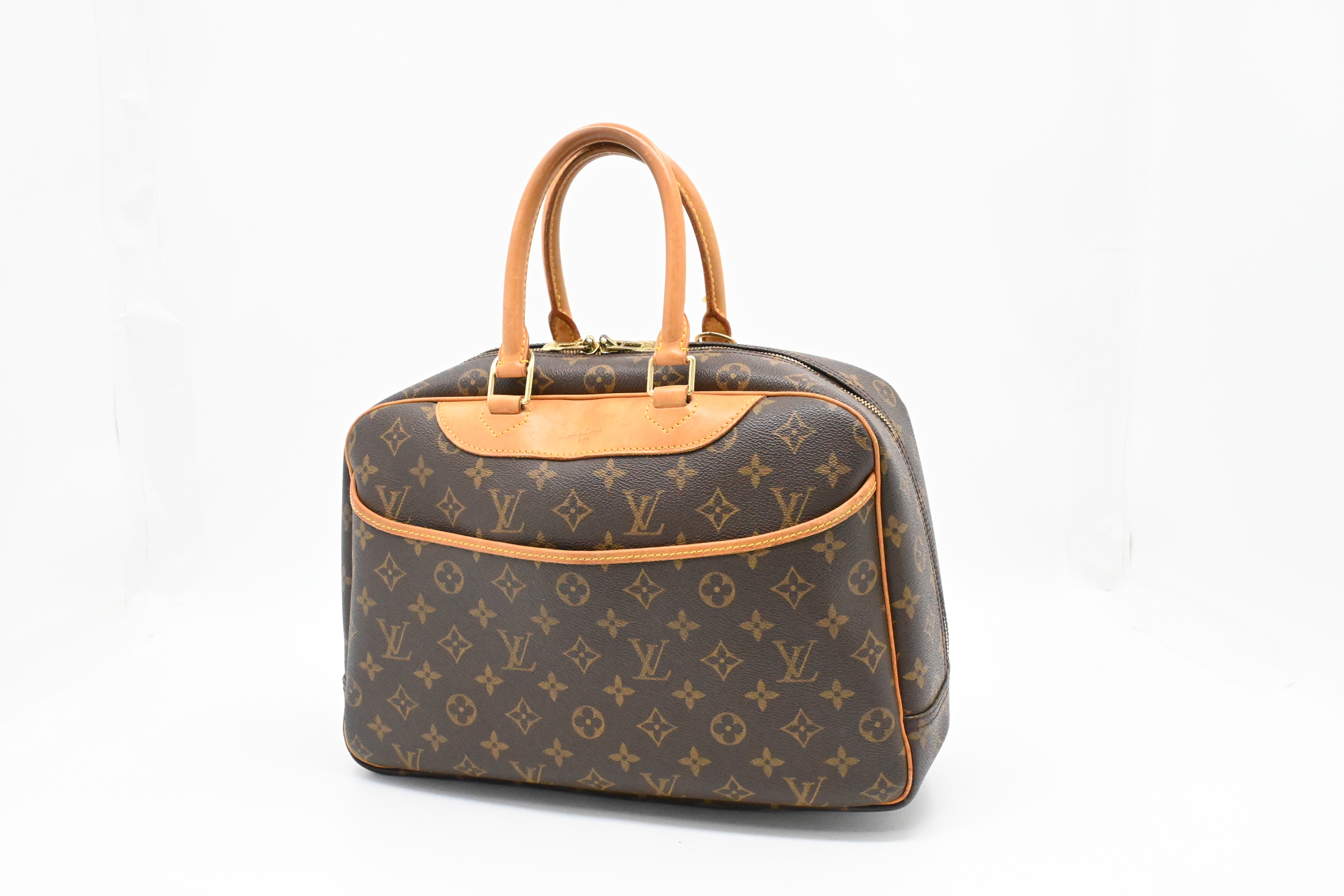 Louis Vuitton Deauville in Monogram Canvas