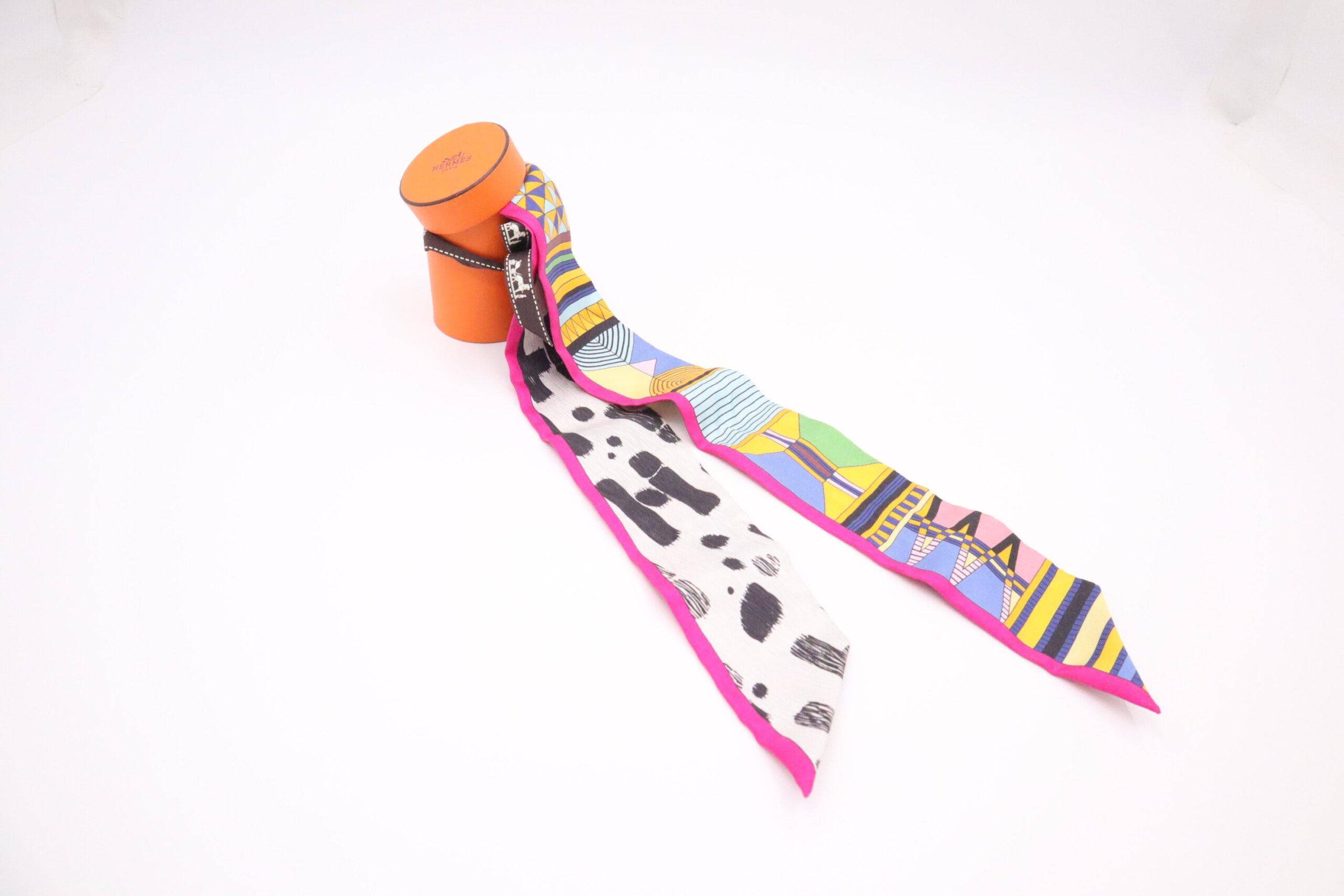 Hermes 'Pelages et Camouflage' Twilly in Fuchsia and White Silk